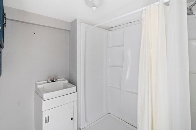 305 W Waco Street, Ennis, TX 75119