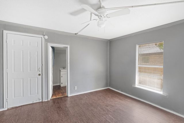 305 W Waco Street, Ennis, TX 75119