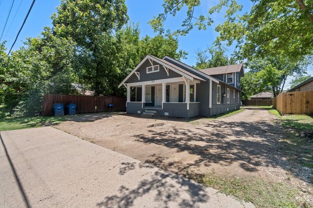 305 W Waco Street, Ennis, TX 75119
