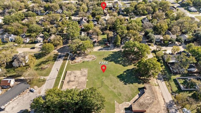 305 W Waco Street, Ennis, TX 75119
