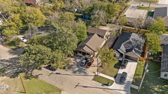 305 W Waco Street, Ennis, TX 75119