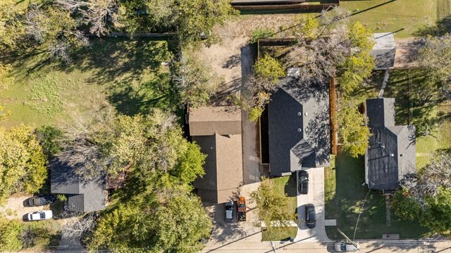 305 W Waco Street, Ennis, TX 75119