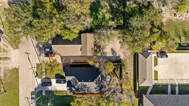 305 W Waco Street, Ennis, TX 75119