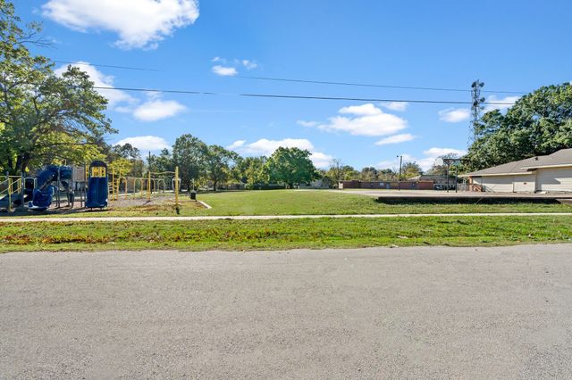 305 W Waco Street, Ennis, TX 75119