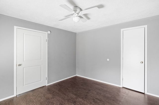 305 W Waco Street, Ennis, TX 75119