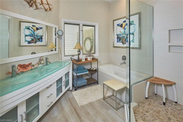 4062 Crayton RD # F5, Naples, FL 34103