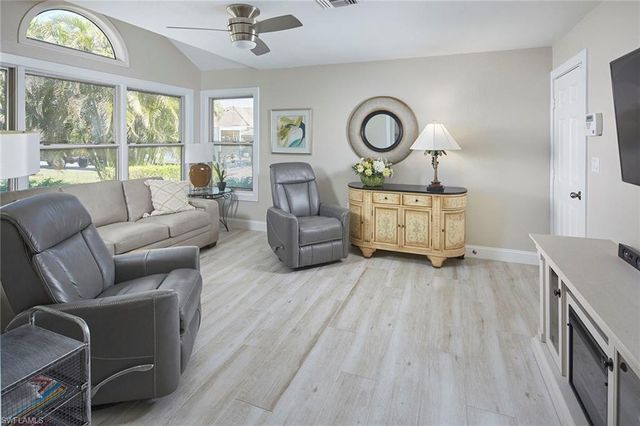 4062 Crayton RD # F5, Naples, FL 34103