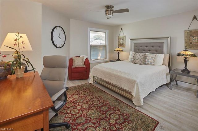 4062 Crayton RD # F5, Naples, FL 34103