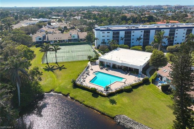 4062 Crayton RD # F5, Naples, FL 34103