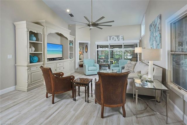 4062 Crayton RD # F5, Naples, FL 34103