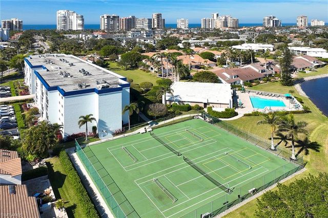 4062 Crayton RD # F5, Naples, FL 34103