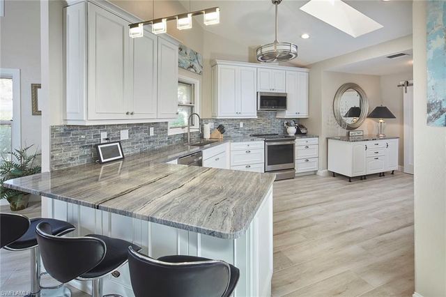 4062 Crayton RD # F5, Naples, FL 34103