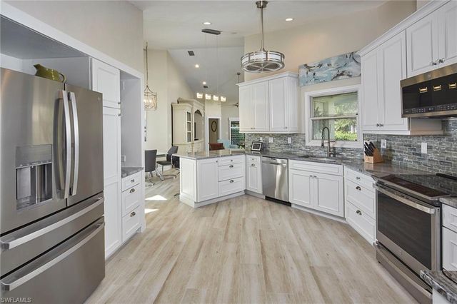 4062 Crayton RD # F5, Naples, FL 34103