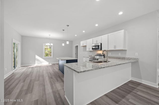 802 Little Cardinal Court, Jacksonville, NC 28540