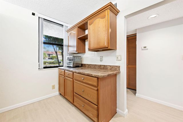 2908 Carambola Circle 101-b, Coconut Creek, FL 33066