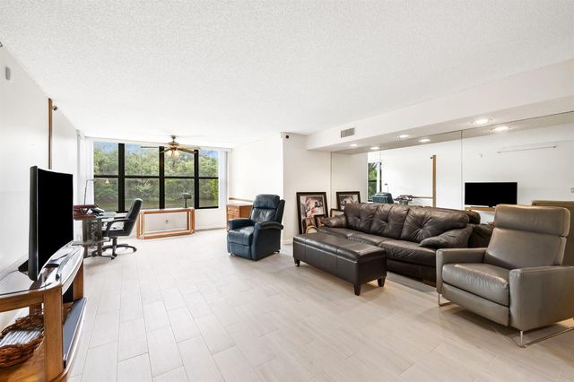 2908 Carambola Circle 101-b, Coconut Creek, FL 33066