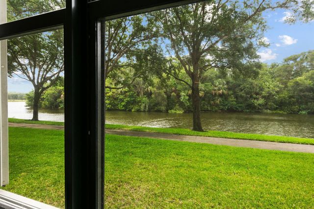 2908 Carambola Circle 101-b, Coconut Creek, FL 33066