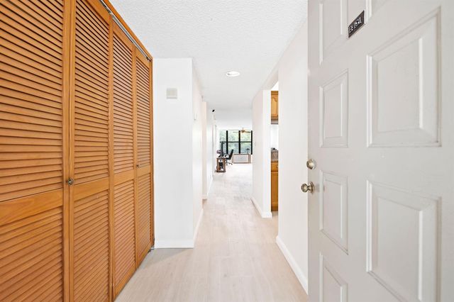 2908 Carambola Circle 101-b, Coconut Creek, FL 33066