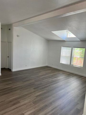 22840 Sterling Avenue 93, Palm Springs, CA 92262