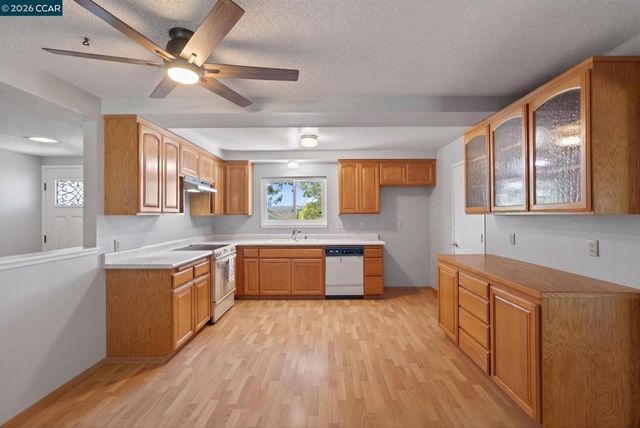666 Odin Dr, Pleasant Hill, CA 94523