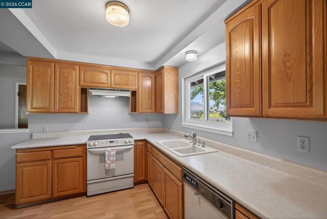 666 Odin Dr, Pleasant Hill, CA 94523