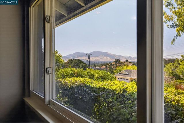 666 Odin Dr, Pleasant Hill, CA 94523