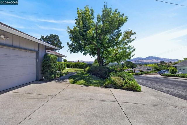 666 Odin Dr, Pleasant Hill, CA 94523
