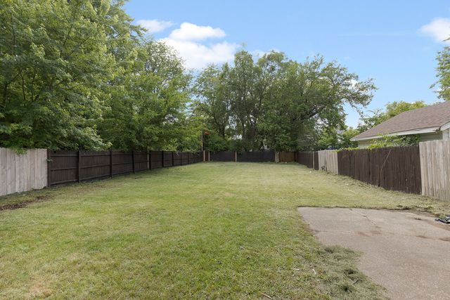 1322 Garrison Avenue, Rockford, IL 61103