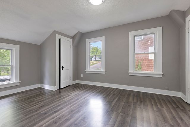 1322 Garrison Avenue, Rockford, IL 61103