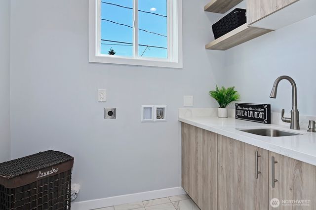 4524 12th Avenue S, Seattle, WA 98108