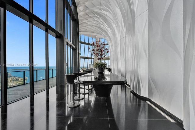 1000 Biscayne Blvd 3902, Miami, FL 33132