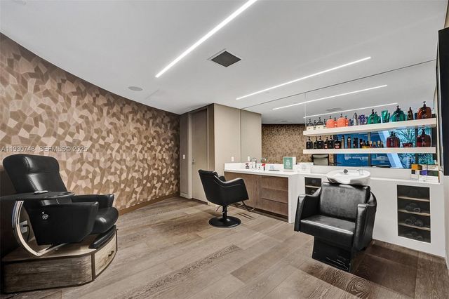 1000 Biscayne Blvd 3902, Miami, FL 33132