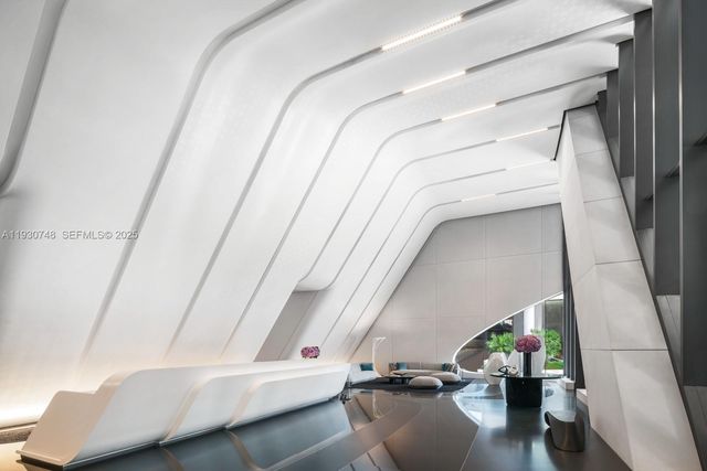 1000 Biscayne Blvd 3902, Miami, FL 33132