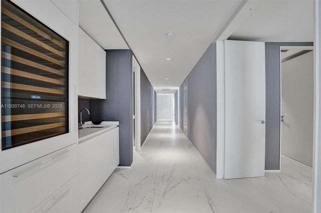 1000 Biscayne Blvd 3902, Miami, FL 33132