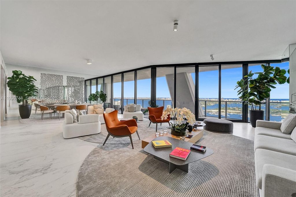 1000 Biscayne Blvd 3902, Miami, FL 33132