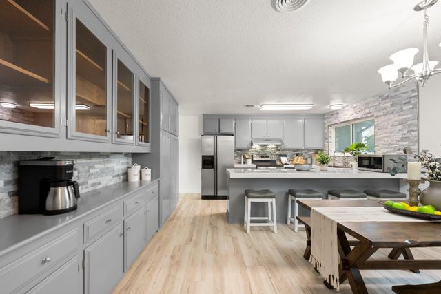 9012 Plaza Park Dr, Elk Grove, CA 95624