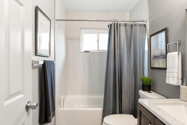 9012 Plaza Park Dr, Elk Grove, CA 95624