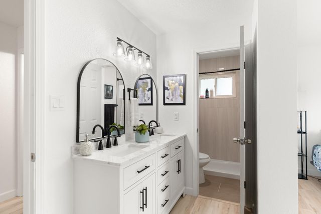 9012 Plaza Park Dr, Elk Grove, CA 95624