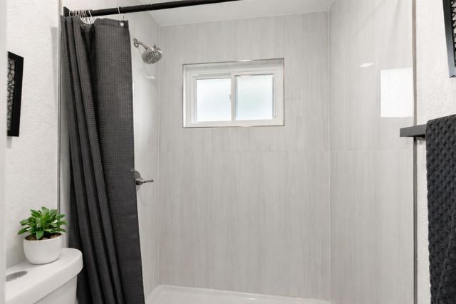 9012 Plaza Park Dr, Elk Grove, CA 95624