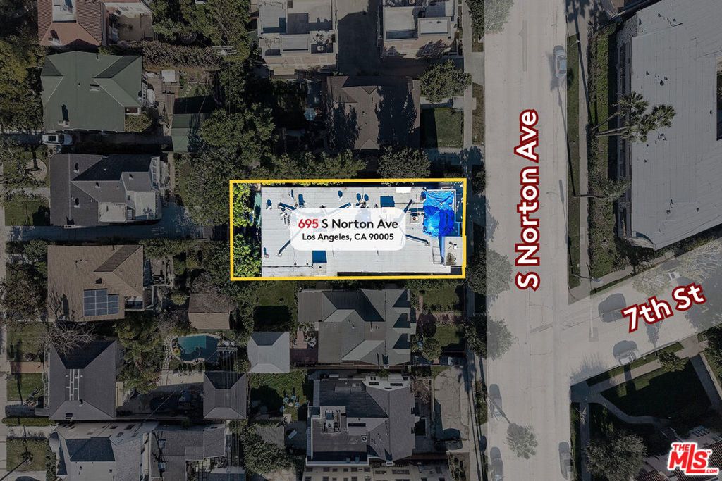 Image 3 of property listing at 695 S Norton Avenue, Los Angeles, CA 90005