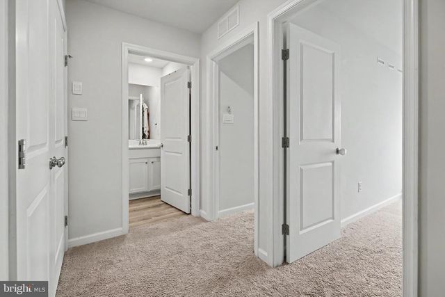 37 ELLIOT LN, Westampton, NJ 08060
