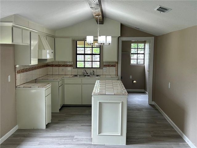 327 E Joe D. Garcia Avenue, Elsa, TX 78543