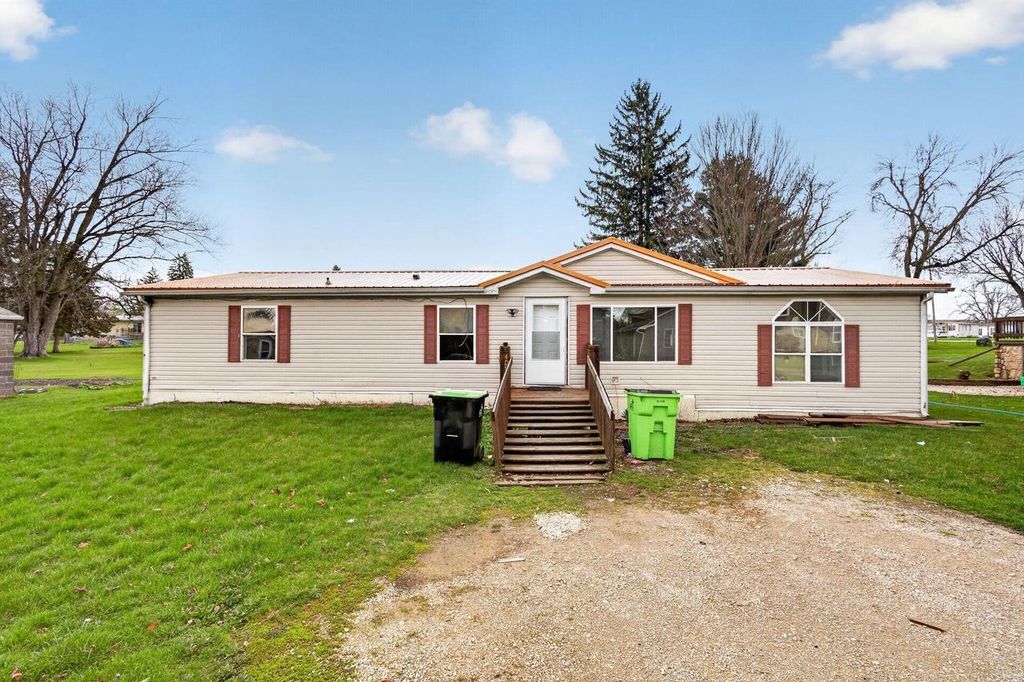 408 S Depot STREET, Fox Lake, WI 53933