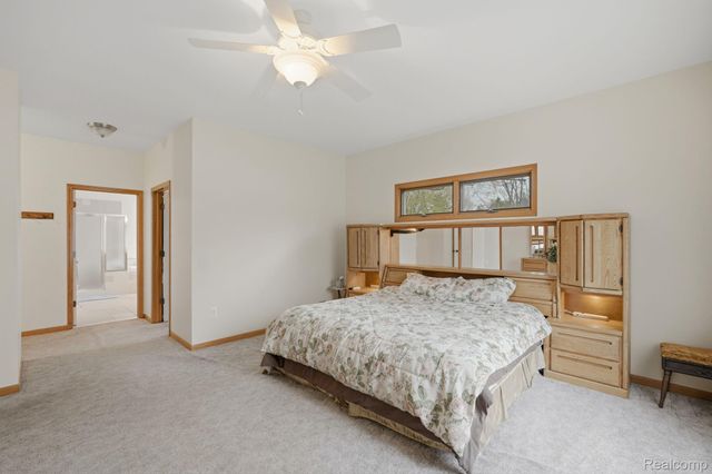 3630 S Shimmons Circle, Auburn Hills, MI 48326
