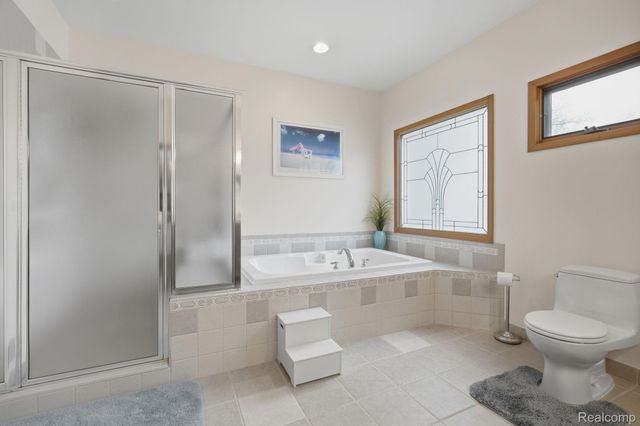 3630 S Shimmons Circle, Auburn Hills, MI 48326