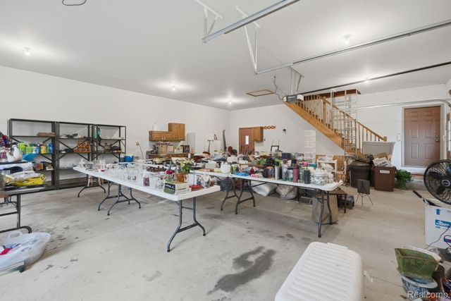 3630 S Shimmons Circle, Auburn Hills, MI 48326