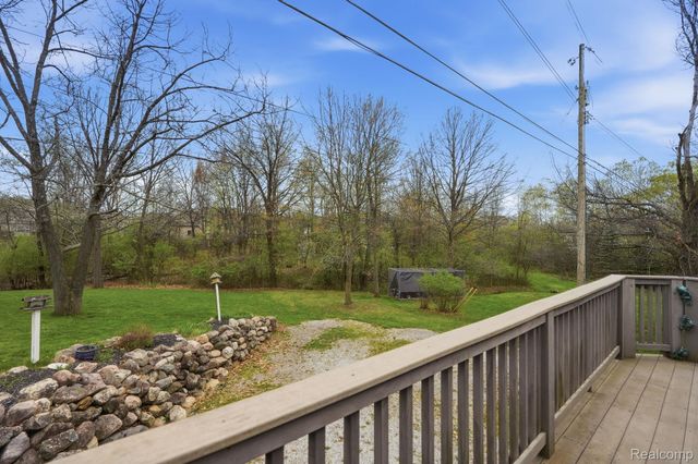 3630 S Shimmons Circle, Auburn Hills, MI 48326