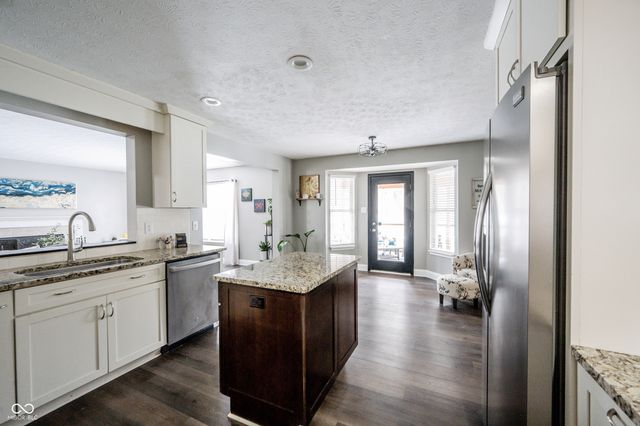 13599 Sweet Briar Parkway, Fishers, IN 46038