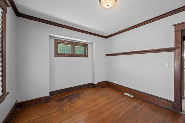 631 Western Avenue N, Saint Paul, MN 55103