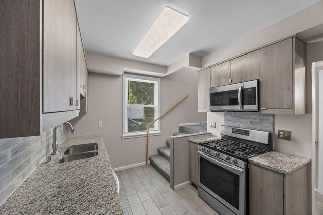 631 Western Avenue N, Saint Paul, MN 55103